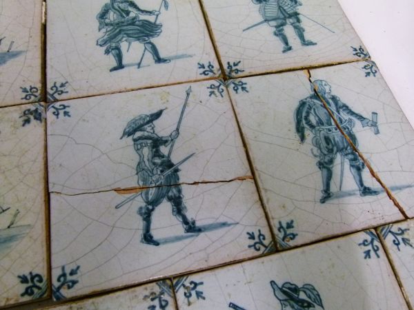 Collection of thirty-three 19th Century Dutch Delft blue and white painted tiles, comprising: - Bild 6 aus 9