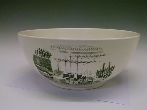 Eric Ravilious for Wedgwood - 'Race', a large black transfer printed bowl, 31cm diameter - Bild 3 aus 5
