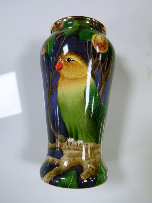 C.A. Bradley for Moorcroft - Limited edition painted enamel vase 'Lovebirds', No.69/100, the - Bild 3 aus 9