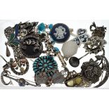 Collection of assorted white metal and silver jewellery Condition: