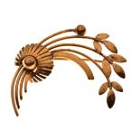 Unmarked gold coloured metal brooch in the form of a floral spray, 6.2g approx Condition: