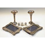 Assorted small silver comprising: pair of George V bud vases, Birmingham 1915, pair of George V