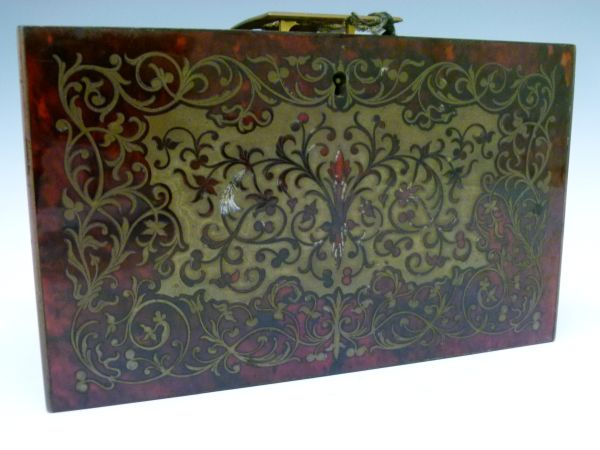 19th Century French boulle red tortoiseshell and brass book box, the brass locking bar with engraved - Bild 4 aus 10