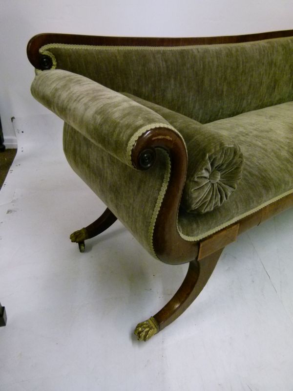 Regency mahogany double scroll-end settee, with padded back and seat between scroll arms, with squab - Bild 2 aus 12