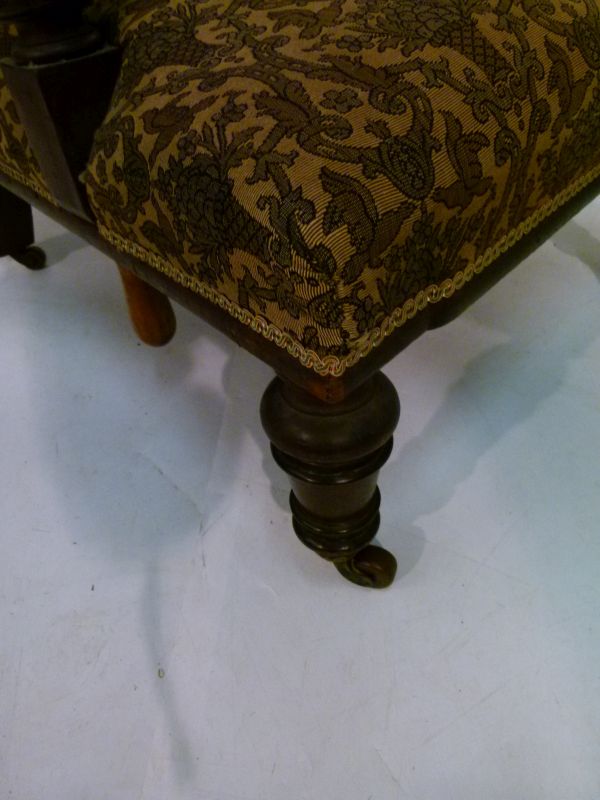 Victorian mahogany Campaign-style chair, the deep buttoned back and over stuffed arms on turned - Bild 5 aus 12