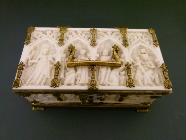 Ormolu mounted carved ivory casket, probably Cingalo-Portugese, the panels decorated with Biblical - Bild 4 aus 13