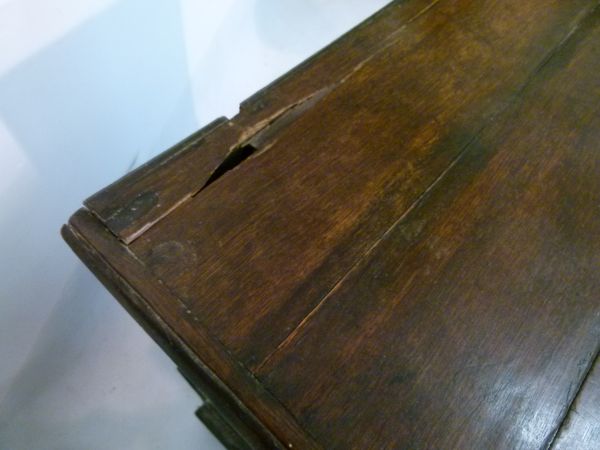 Late 17th Century oak geometric chest of drawers having a planked rectangular top with moulded - Bild 11 aus 13