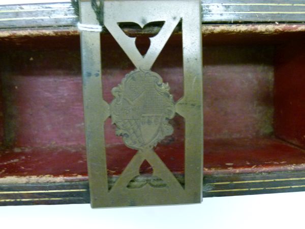 19th Century French boulle red tortoiseshell and brass book box, the brass locking bar with engraved - Bild 10 aus 10