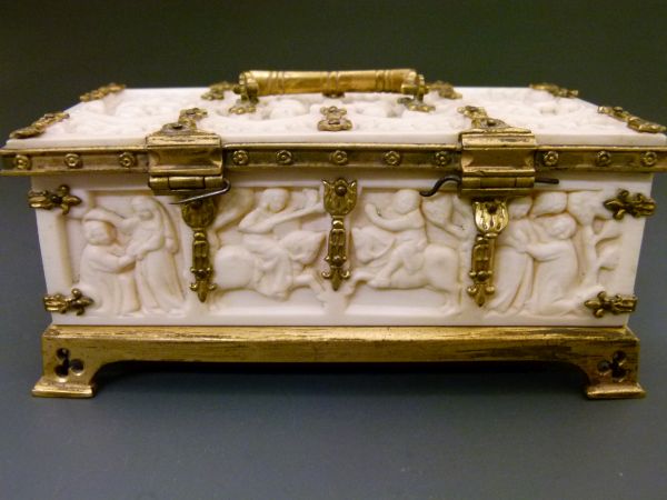 Ormolu mounted carved ivory casket, probably Cingalo-Portugese, the panels decorated with Biblical - Bild 10 aus 13