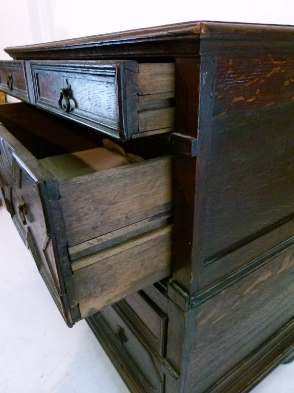 Late 17th Century oak geometric chest of drawers having a planked rectangular top with moulded - Bild 13 aus 13