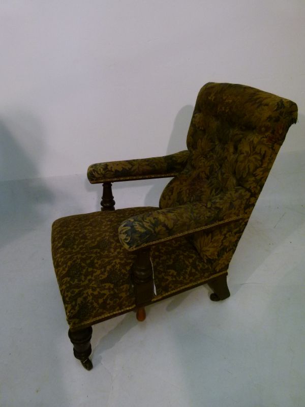 Victorian mahogany Campaign-style chair, the deep buttoned back and over stuffed arms on turned - Bild 8 aus 12