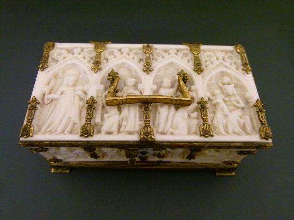 Ormolu mounted carved ivory casket, probably Cingalo-Portugese, the panels decorated with Biblical - Bild 3 aus 13