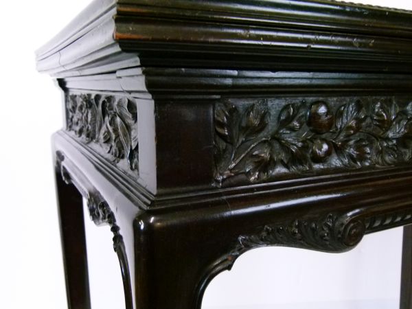 Early 20th Century carved mahogany rectangular fold-over card table, having a finely carved - Bild 8 aus 13
