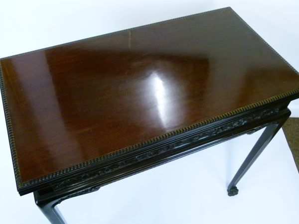 Early 20th Century carved mahogany rectangular fold-over card table, having a finely carved - Bild 5 aus 13