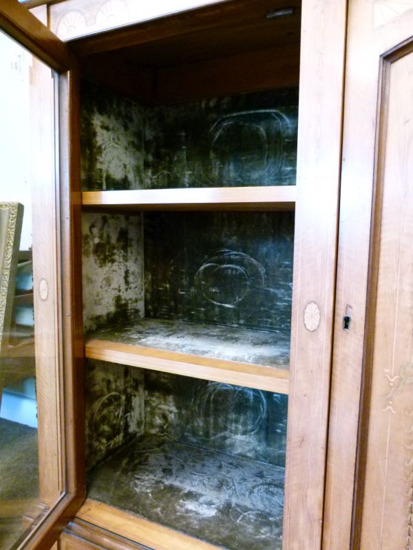 Late 19th Century inlaid satinwood credenza or side cabinet, the superstructure having urn - Bild 11 aus 13