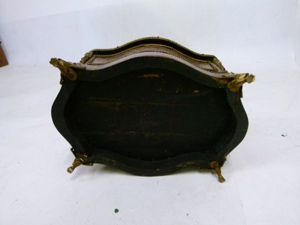 Late 19th Century French rosewood and parquetry jardinière, of serpentine form with pierced gilt - Bild 10 aus 10