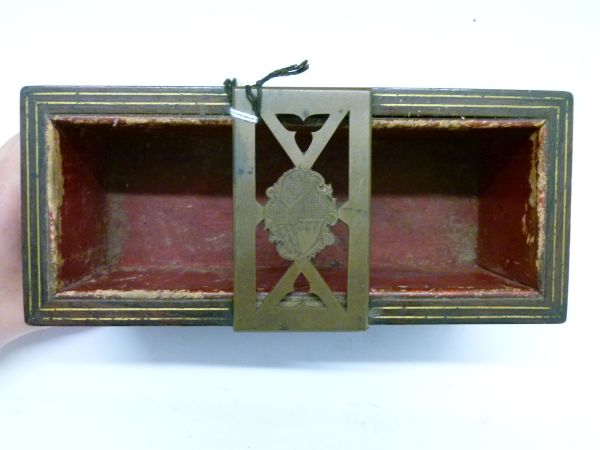 19th Century French boulle red tortoiseshell and brass book box, the brass locking bar with engraved - Bild 7 aus 10