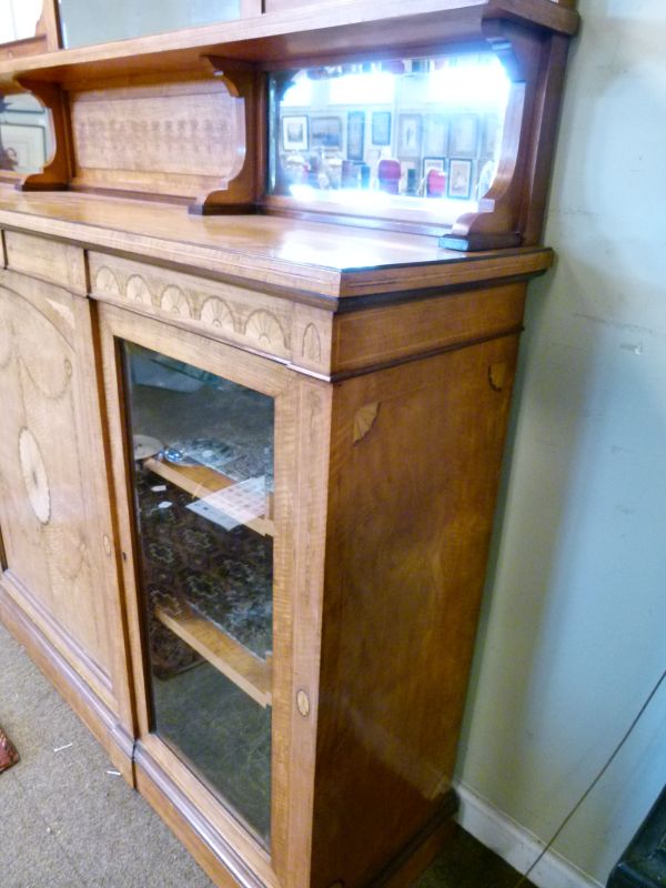 Late 19th Century inlaid satinwood credenza or side cabinet, the superstructure having urn - Bild 13 aus 13