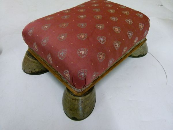 Taxidermy/Equestrian Steeplechase Interest, - A pair of Rowland Ward 'Horse Hoof' stools, the - Bild 10 aus 12