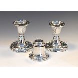 Small pair of Edward VII silver candlesticks, Birmingham 1907, 8cm high, together with a George V