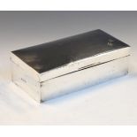 George V silver table cigarette box, Birmingham 1916, 19cm wide