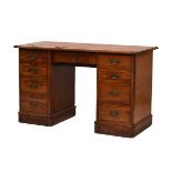 Early 20th Century mahogany twin pedestal desk having a skiver-inset top over frieze drawer and