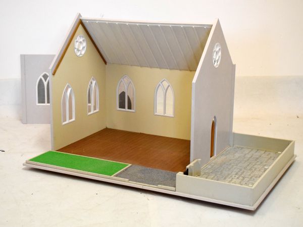 Large contemporary wooden model of a church measures 56cm x 96cm x 49cm - Image 2 of 2