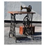 Treadle sewing machine 'The Avenue', 87cm wide