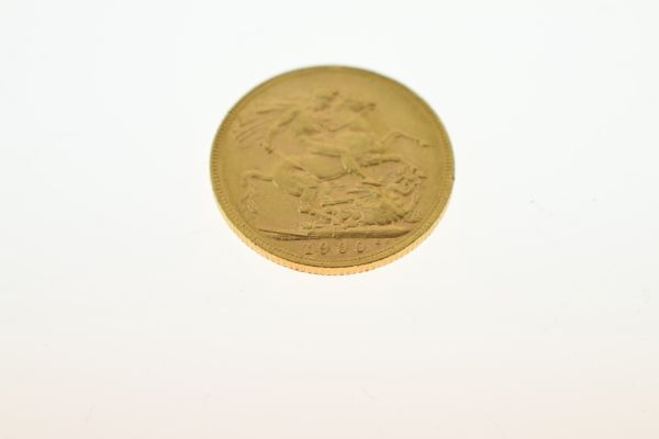 Gold Coin, Victorian sovereign 1900, old head Condition: Minor surface wear and scratching, nicks to - Image 2 of 4