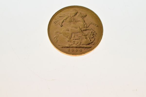 Gold Coin - Edward VII sovereign 1904 Condition: Signs of surface wear heavier on Monarch's side - - Image 2 of 4