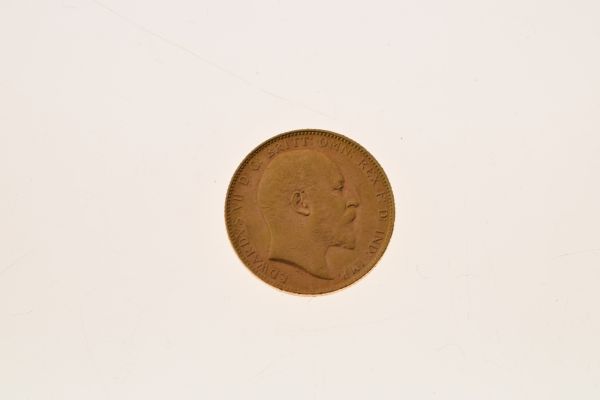 Gold Coin - Edward VII sovereign 1904 Condition: Signs of surface wear heavier on Monarch's side - - Image 3 of 4