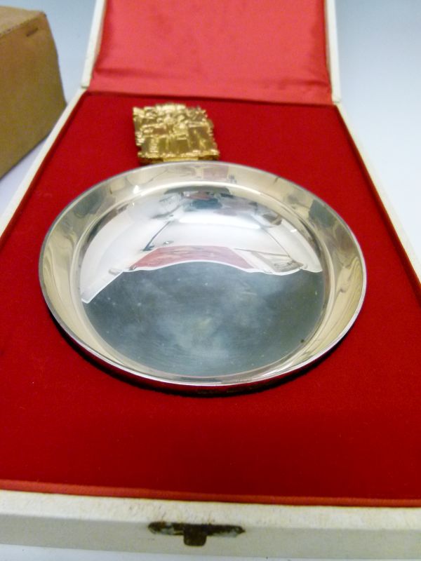 Elizabeth II silver and silver gilt bowl by Hector Miller for Aurum No. 733 of 1000 commissioned - Image 4 of 8