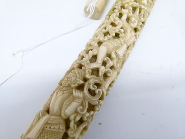 Two 19th Century Indian carved ivory handles, the longer possibly from a sword or staff, the shorter - Image 5 of 7