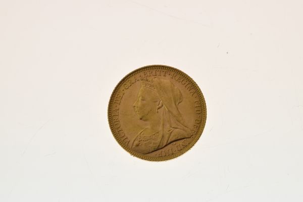 Gold Coin - Victorian sovereign 1900, old head Condition: Surface wear and scratching - If you - Image 3 of 4