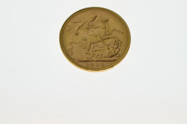 Gold Coin - Victorian sovereign 1900, old head Condition: Surface wear and scratching - If you - Image 2 of 4