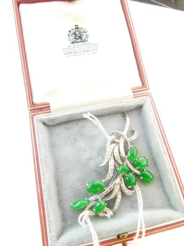 Jade and diamond brooch and earring set, the spray brooch set with eight jade cabochons and set with - Image 2 of 6