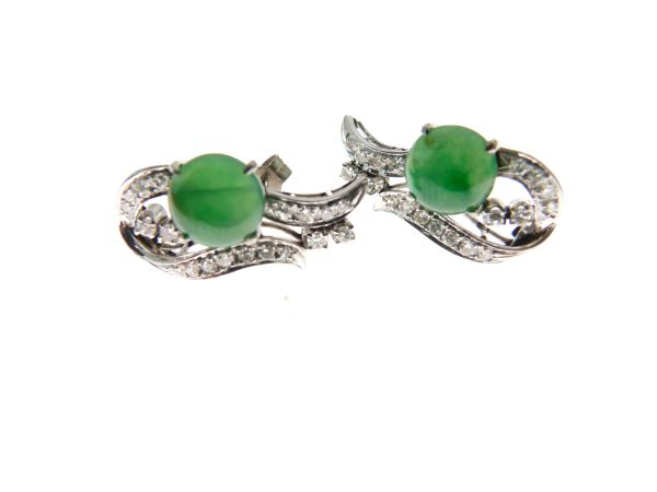 Jade and diamond brooch and earring set, the spray brooch set with eight jade cabochons and set with - Image 5 of 6