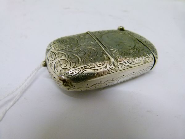 Victorian silver vesta case with integral stamp and sovereign holder, having allover engraved floral - Image 3 of 8