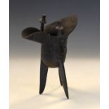 Chinese bronze Archaistic-style tripod libation cup, 20.5cm high