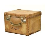 Vintage leather travel case, 40cm wide
