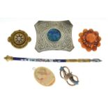 Small selection of jewellery and effects to include Tudric-style bar brooch in the manner of