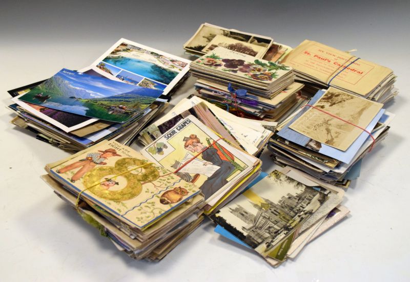 Postcards - Collection of mainly 20th Century topographical postcards together with a selection of