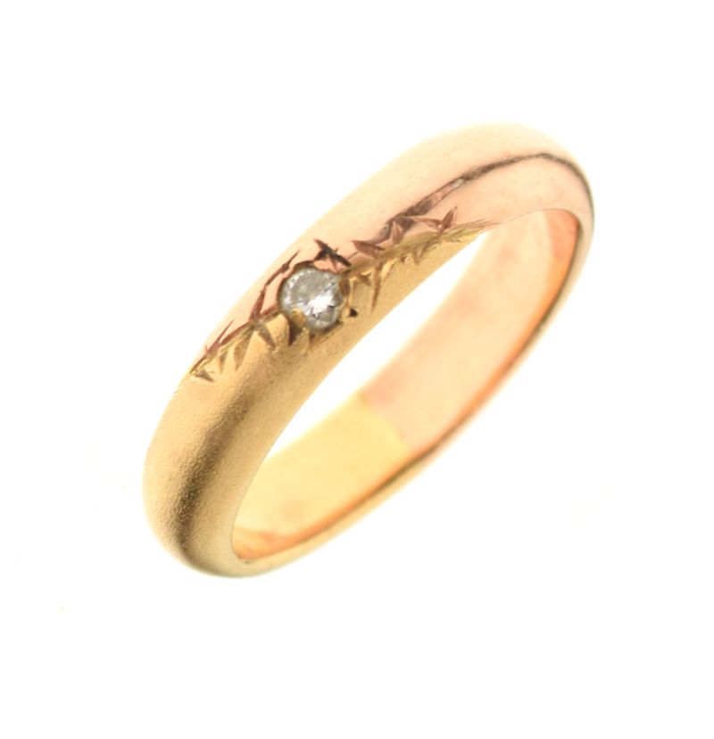 Yellow metal wedding band, size O, 5.2g approx