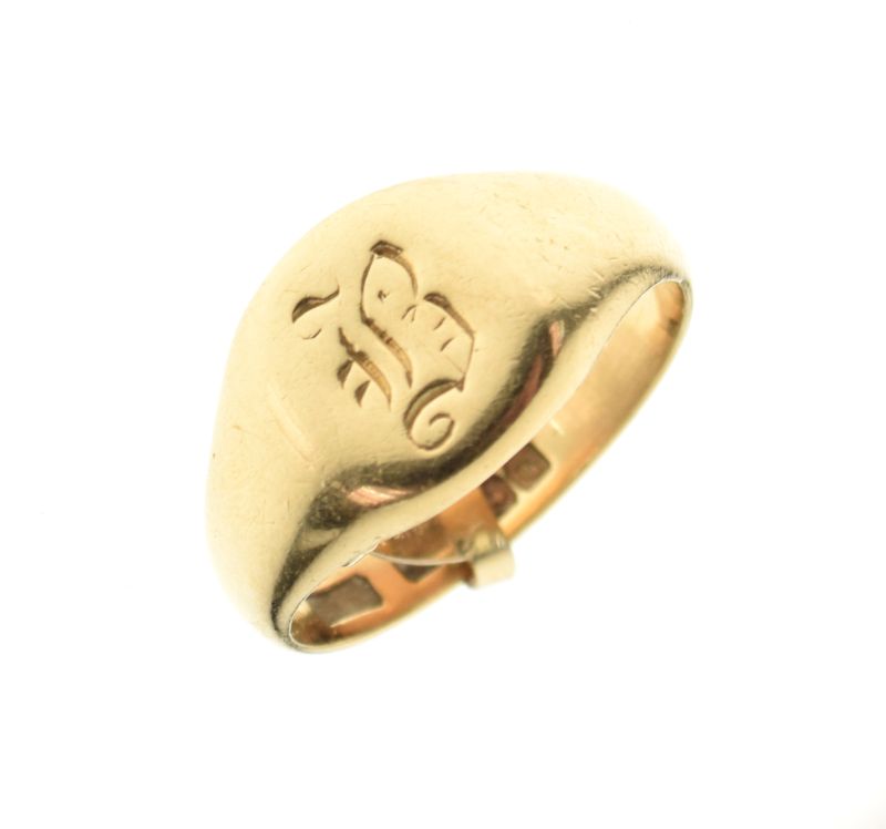 Gentleman's 18ct gold signet ring, size R, 6.9g approx