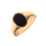 9ct gold signet ring set black oval vacant seal, size P, 2.6g gross approx