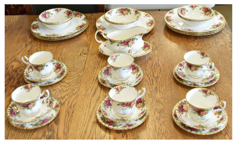 Royal Albert 'Old Country Roses' pattern tea and dinner ware