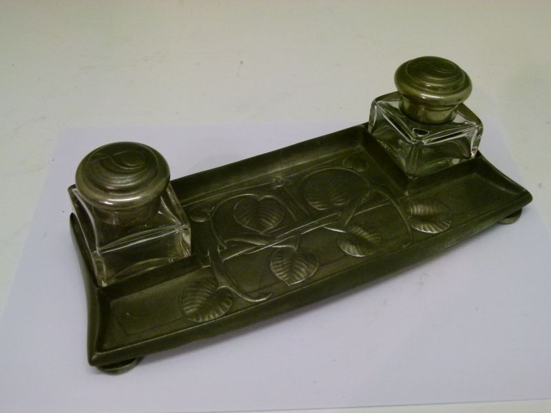 Liberty & Co Tudric pewter inkstand or deskstand, fitted two inkwells flanking foliate relief - Image 2 of 10