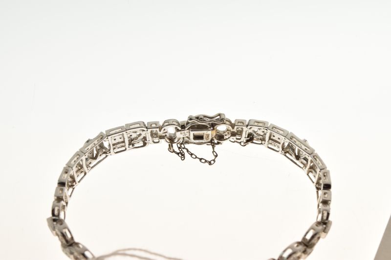 Diamond set 18ct white gold Art Deco style bracelet, set throughout with a total of one hundred - Image 5 of 7