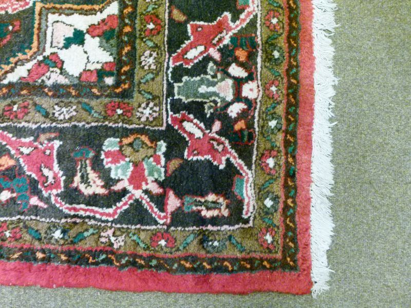Middle Eastern Persian (Hamadan) wool rug or carpet, the brick-red field with central lobed - Image 2 of 6