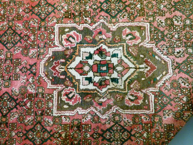 Middle Eastern Persian (Hamadan) wool rug or carpet, the brick-red field with central lobed - Image 5 of 6